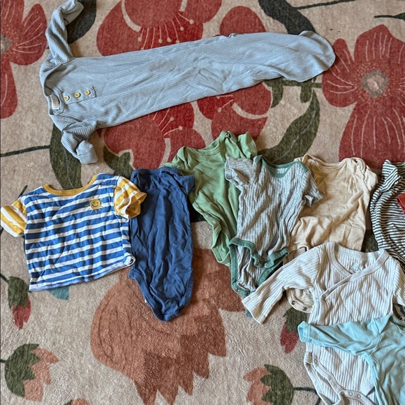 Bundle NB- 6 M Boy Gender Neutral Clothes Lot - Picture 4 of 7